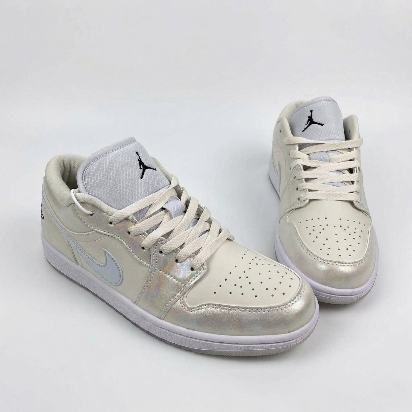 Air Jordan 1 Low SE | Iridescent Pearl